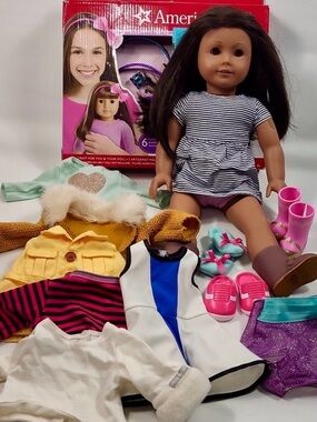 AMERICAN GIRL DOLL